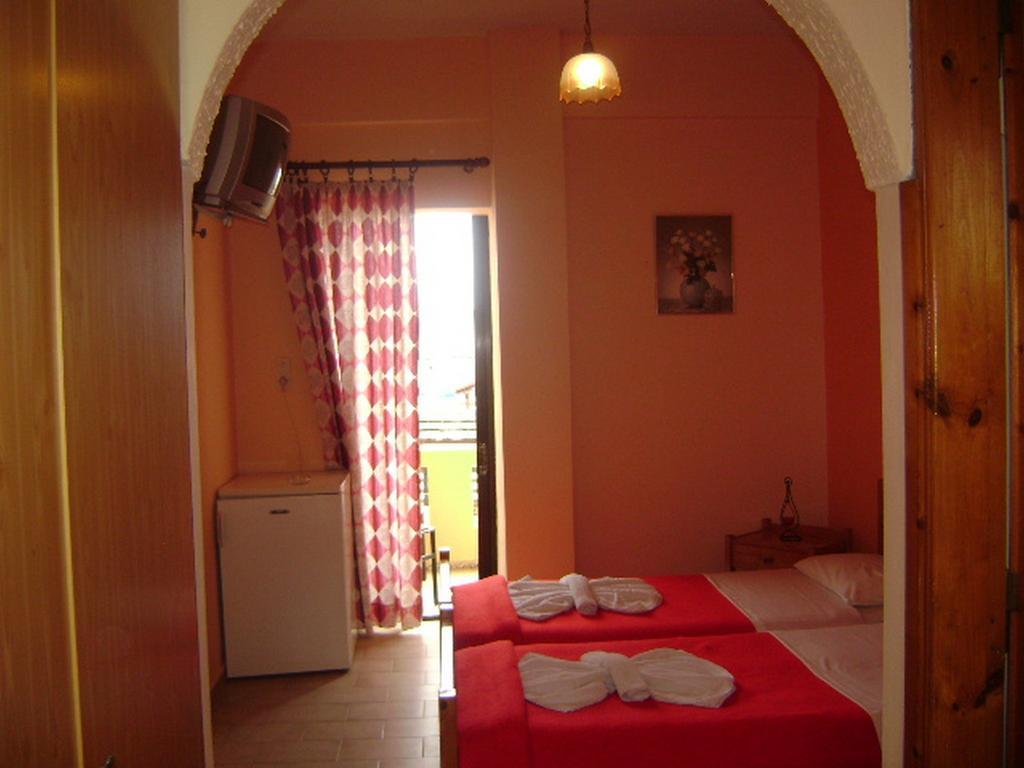 Adonis Beach Hotel Heraklion  Екстер'єр фото