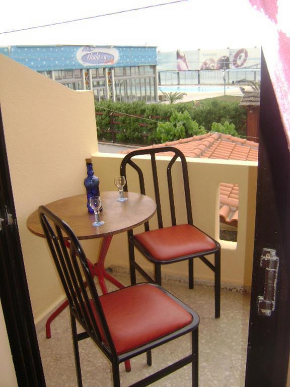 Adonis Beach Hotel Heraklion  Екстер'єр фото