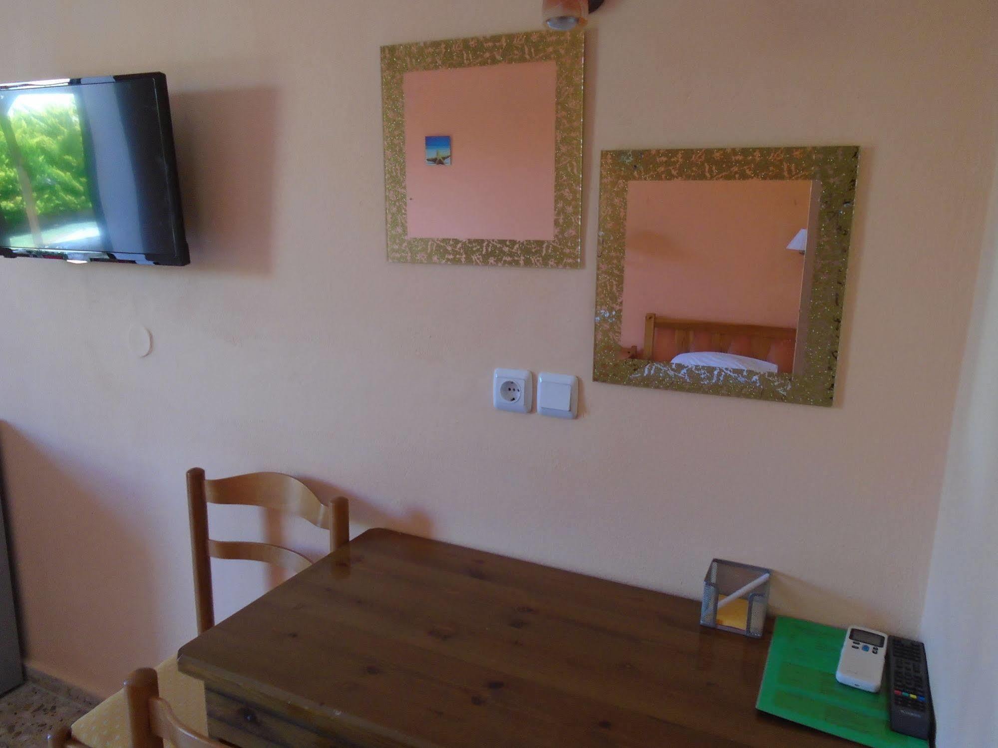 Adonis Beach Hotel Heraklion  Екстер'єр фото